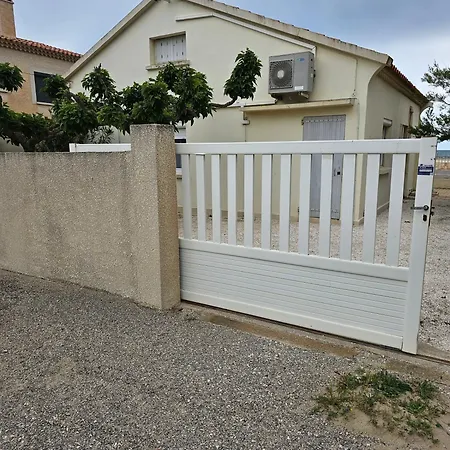 Charmante Maison De Vacances Face A La Mer *